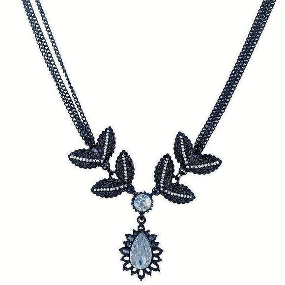 Betsey Johnson Black Crystal Flower Pendant Necklace 17.5" Iconic Jet Setter - Picture 1 of 10
